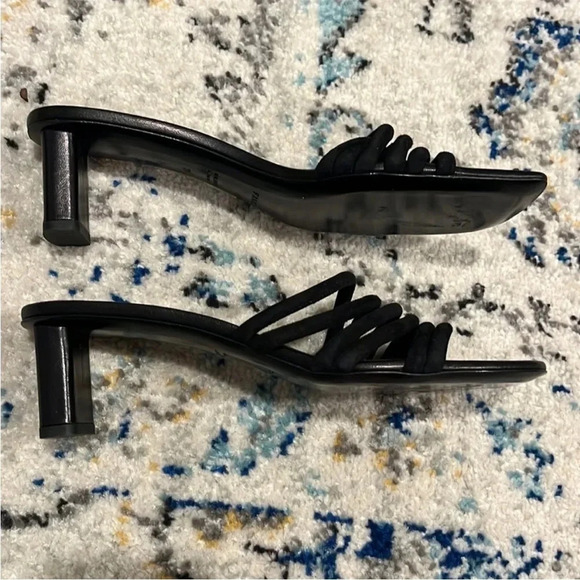 Frame Denim Le Tonga Leather Mules in Noir - Picture 3 of 8